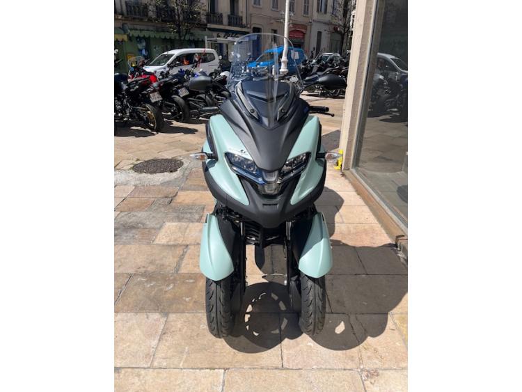 YAMAHA TRICITY 300