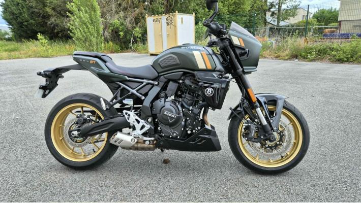 SUZUKI GSX-8TT