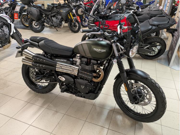 TRIUMPH STREET TWIN  900 SCRAMBLER