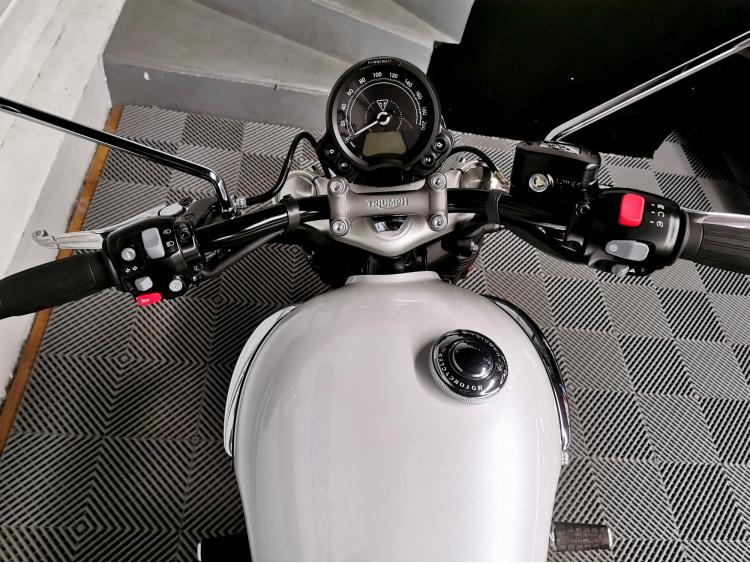 TRIUMPH BONNEVILLE SPEEDMASTER 1200 - 1ere Main - Garantie 24/06/2027