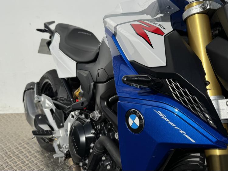 BMW F 900 R