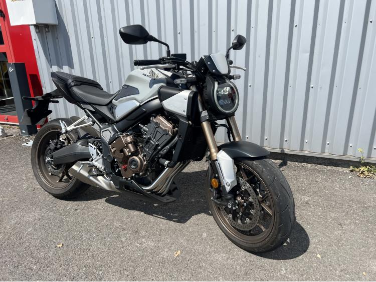 HONDA CB 650 R e-Clutch (A PARTIR DE 145E/MOIS)