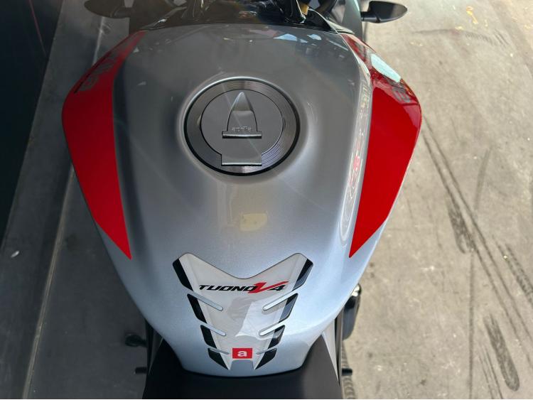 APRILIA TUONO 1100 V4 RR