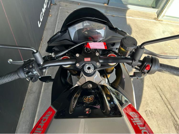 APRILIA TUONO 1100 V4 RR
