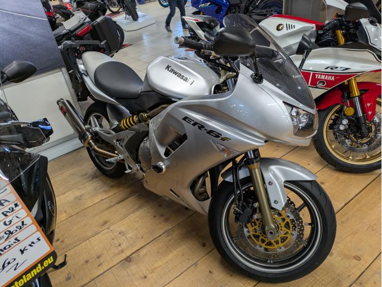 KAWASAKI ER-6