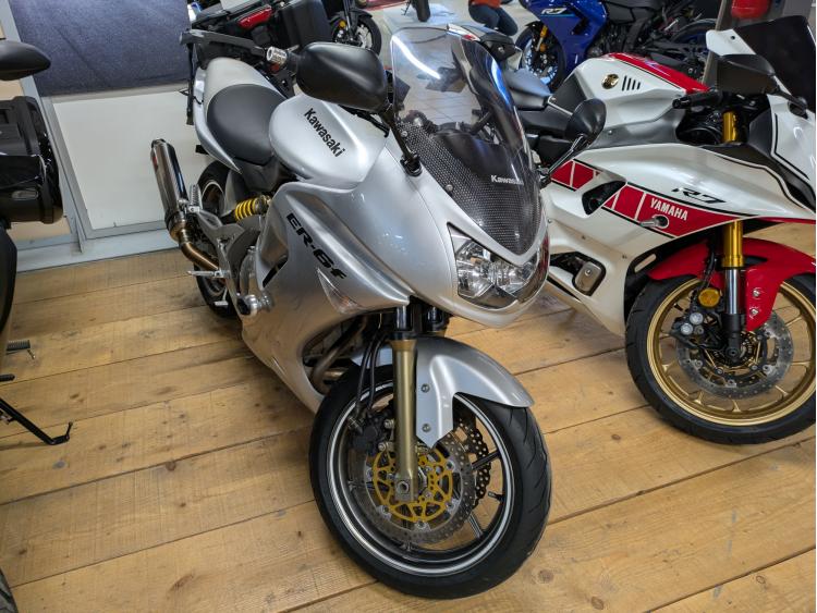 KAWASAKI ER-6