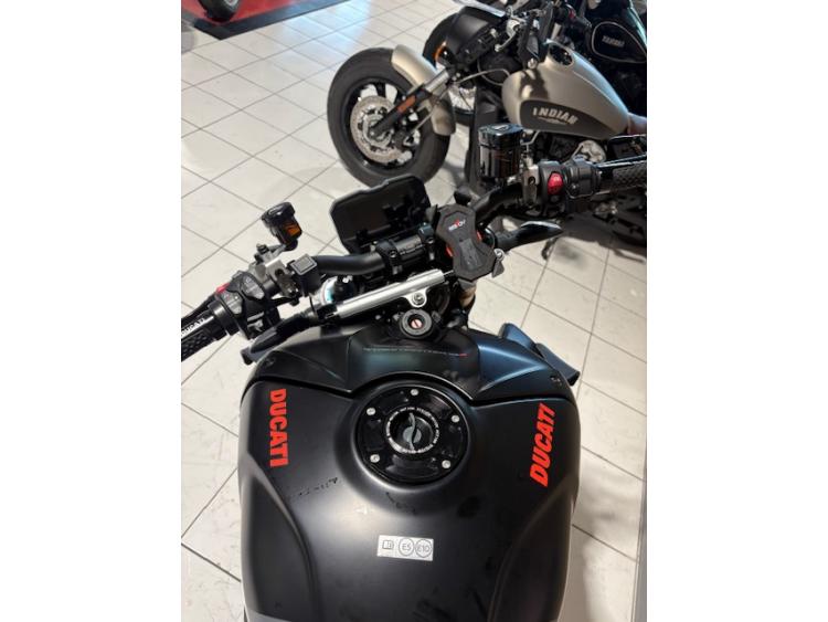 DUCATI STREETFIGHTER V4S