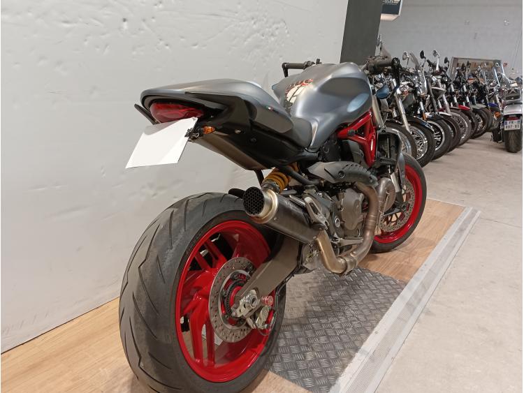DUCATI 821 MONSTER