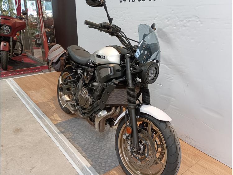 YAMAHA XSR 700