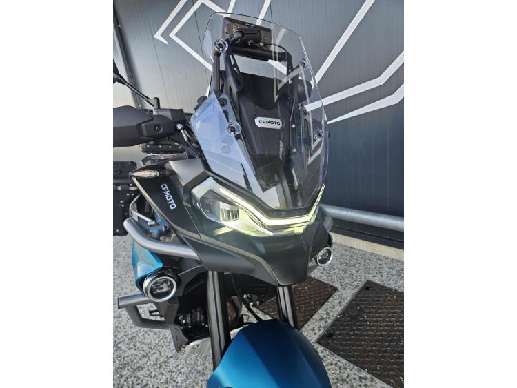 CF MOTO MT 800 ES Dispo en bleu ou blanc