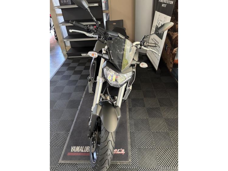 YAMAHA MT-09