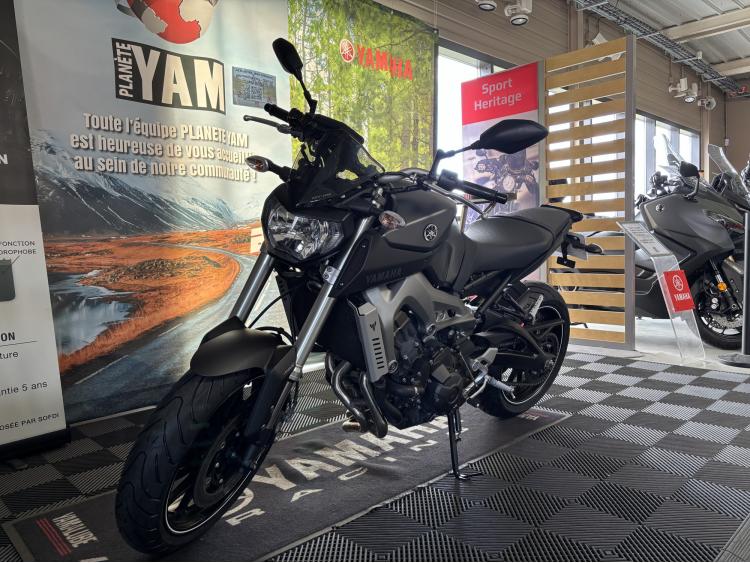 YAMAHA MT-09