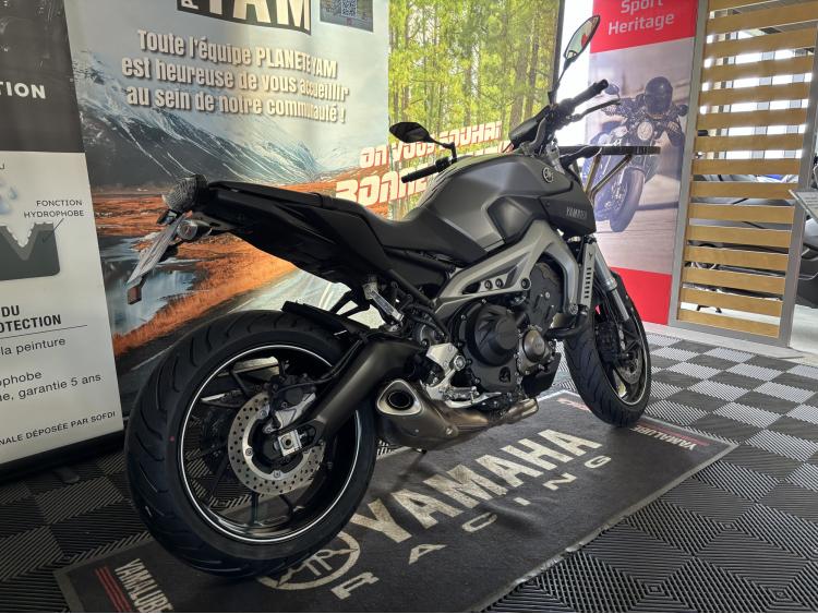 YAMAHA MT-09
