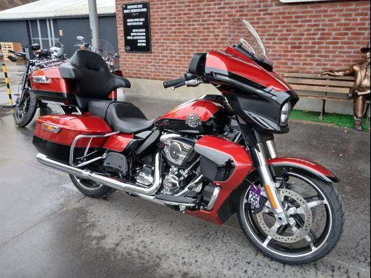 HARLEY-DAVIDSON TOURING STREET GLIDE 1923 ULTRA