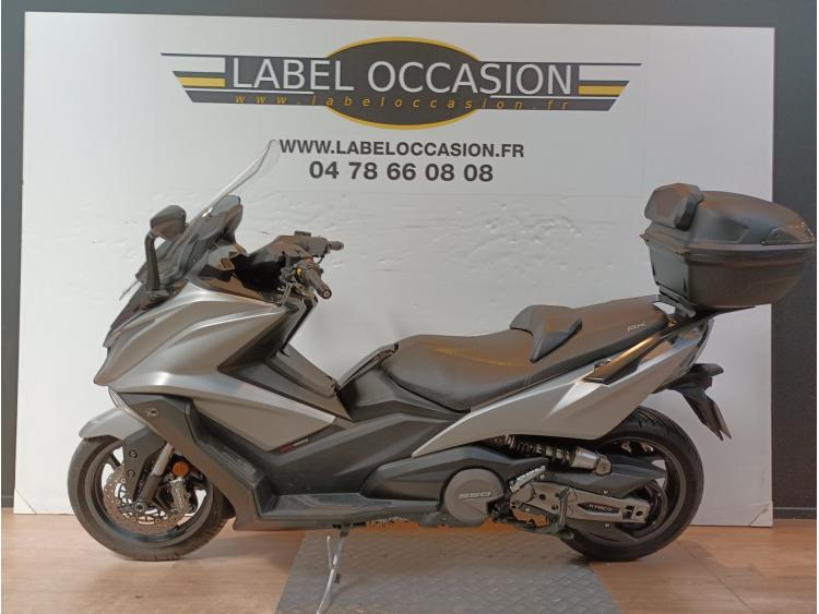 KYMCO AK 550