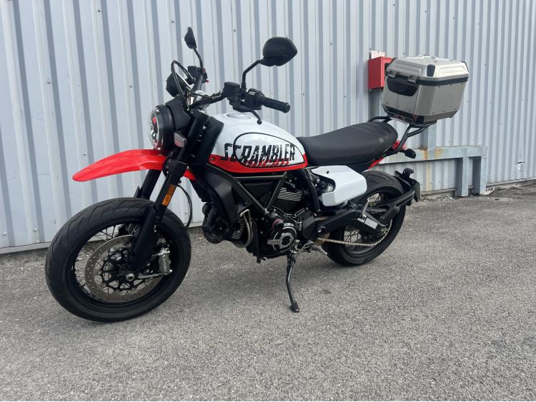 DUCATI SCRAMBLER UBRAN MOTARD (A partir de 99€/mois)