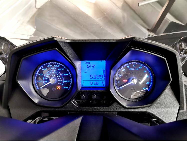 KYMCO DOWNTOWN 350 - 1ere main - Scooter accessible A2 - 350i