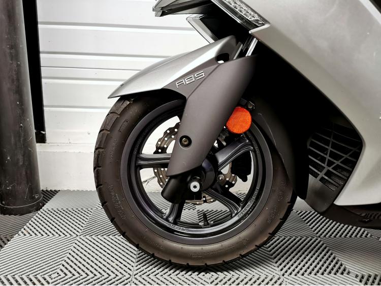 KYMCO DOWNTOWN 350 - 1ere main - Scooter accessible A2 - 350i