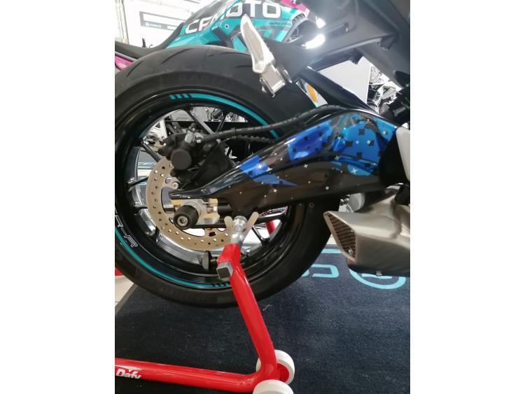 CF MOTO SR 675 R Full Option / 155.44€mois / DSN MOTOS 33