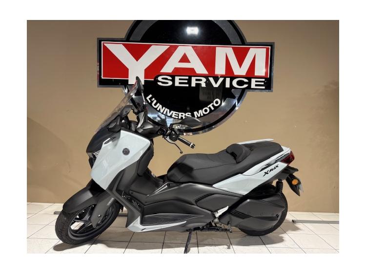 YAMAHA XMAX 300 Tech Max