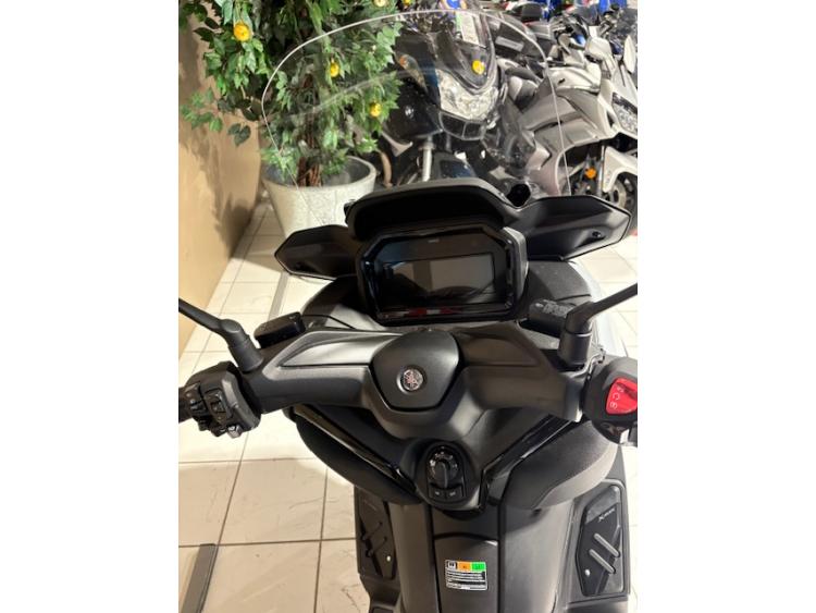 YAMAHA XMAX 300 Tech Max