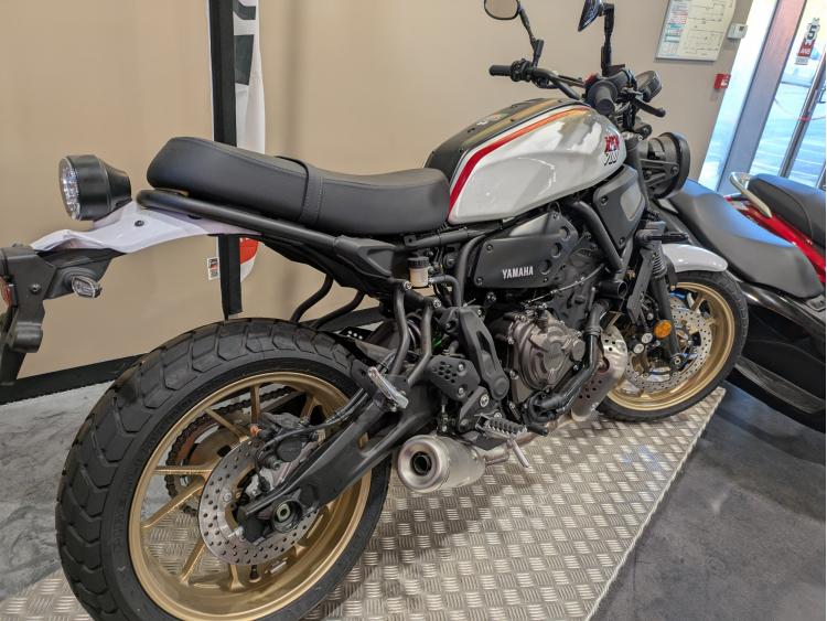 YAMAHA XSR 700 XTRIBUTE