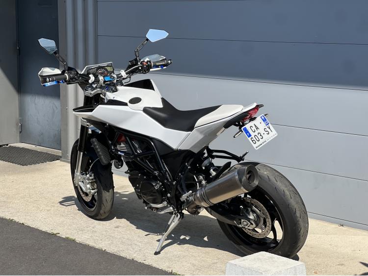 HUSQVARNA NUDA 900