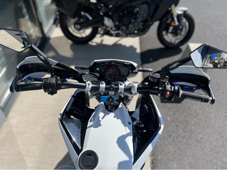 HUSQVARNA NUDA 900