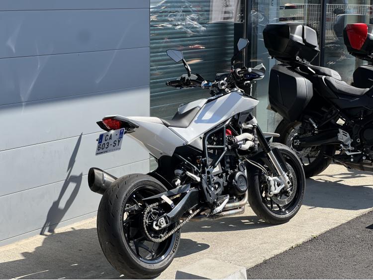 HUSQVARNA NUDA 900
