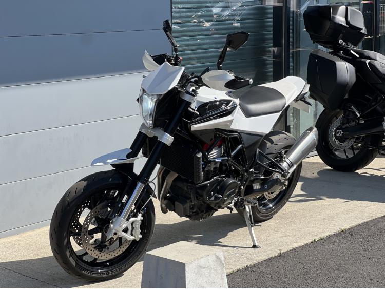 HUSQVARNA NUDA 900