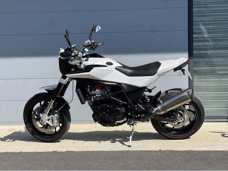 HUSQVARNA NUDA 900