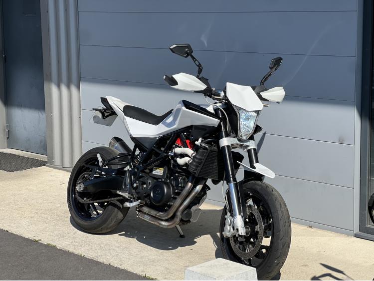 HUSQVARNA NUDA 900