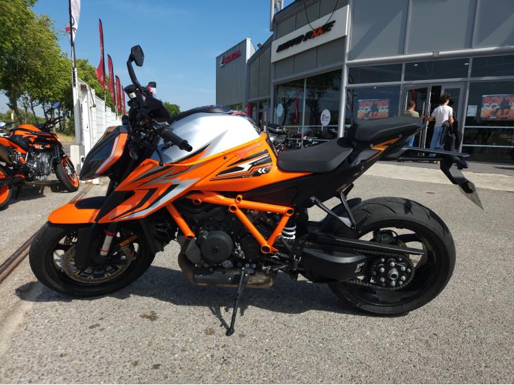 KTM 1290 SUPER DUKE R