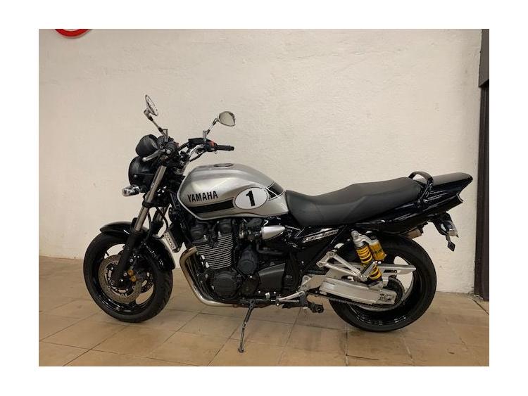 YAMAHA XJR 1300