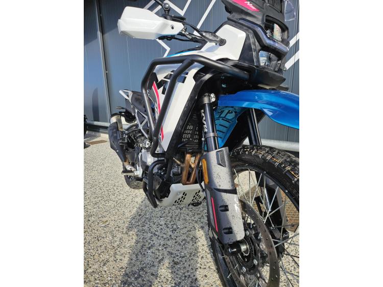 CF MOTO 450MT Dispo Noir/Gris ou Bleu/Blanc
