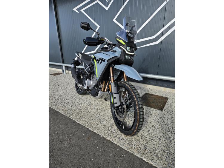 CF MOTO 450MT Dispo Noir/Gris ou Bleu/Blanc