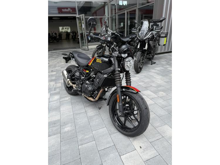 ROYAL ENFIELD GUERRILLA  450