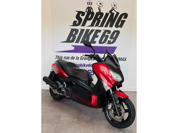 YAMAHA XMAX 125