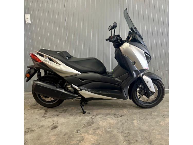 YAMAHA XMAX 300
