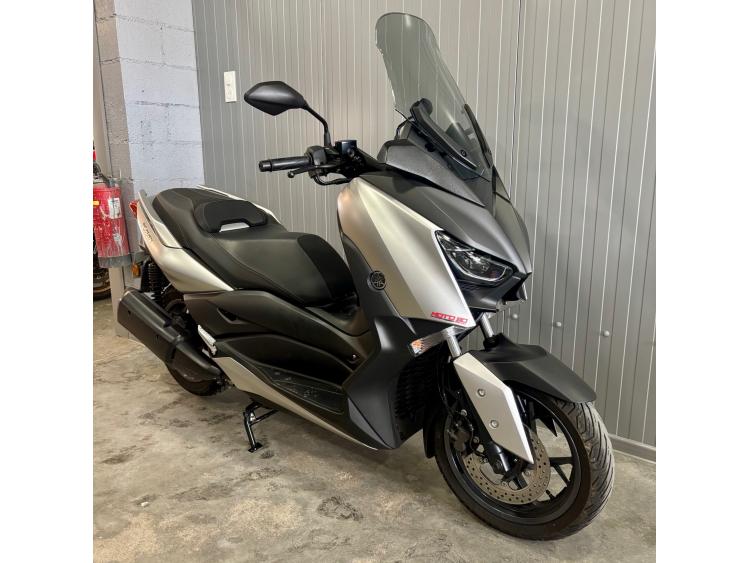 YAMAHA XMAX 300