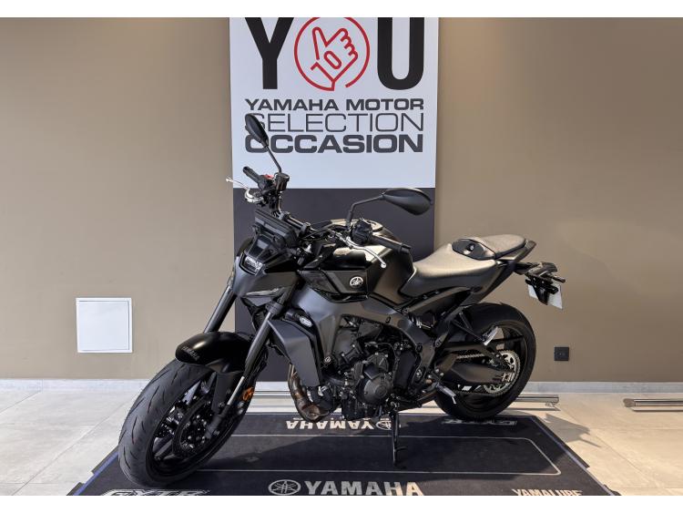 YAMAHA MT-09
