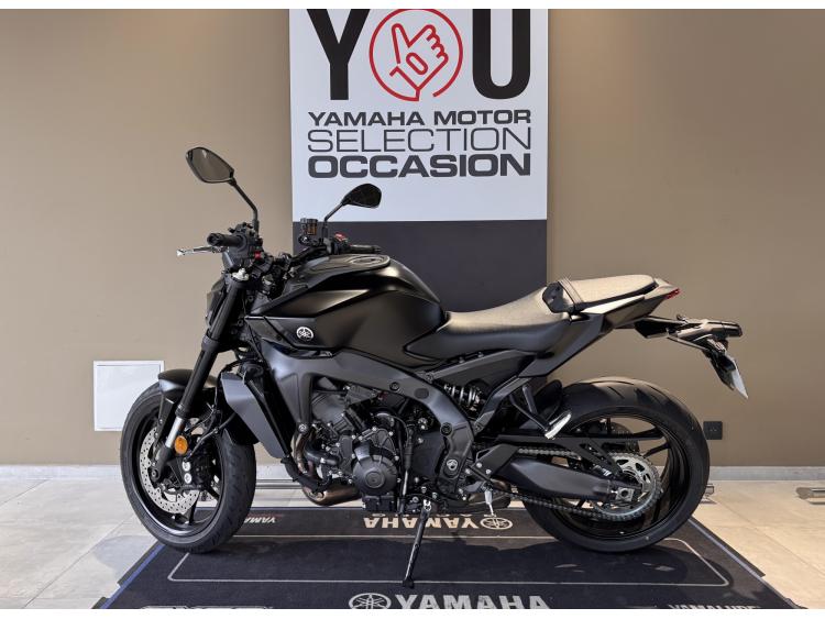 YAMAHA MT-09