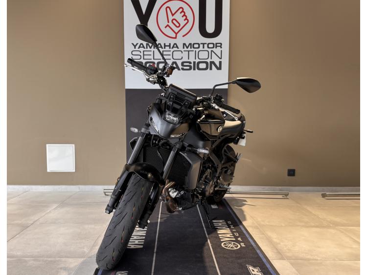 YAMAHA MT-09