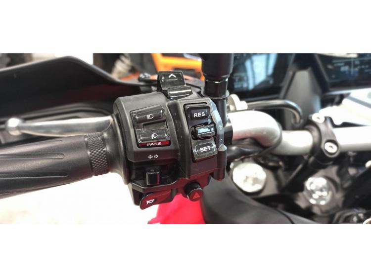 YAMAHA TRACER 9