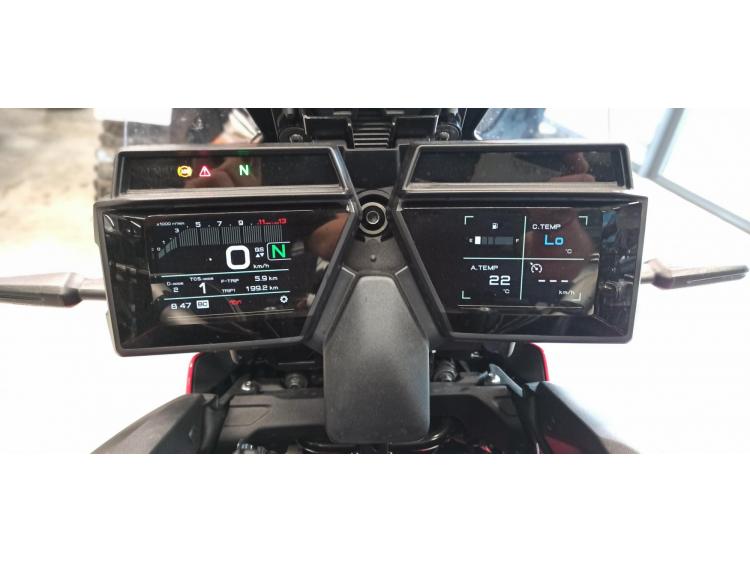 YAMAHA TRACER 9