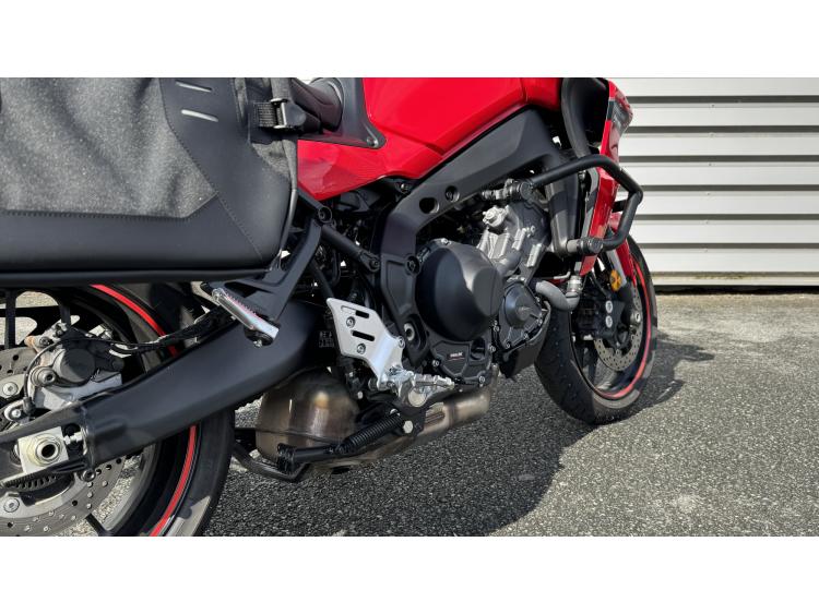YAMAHA TRACER 9