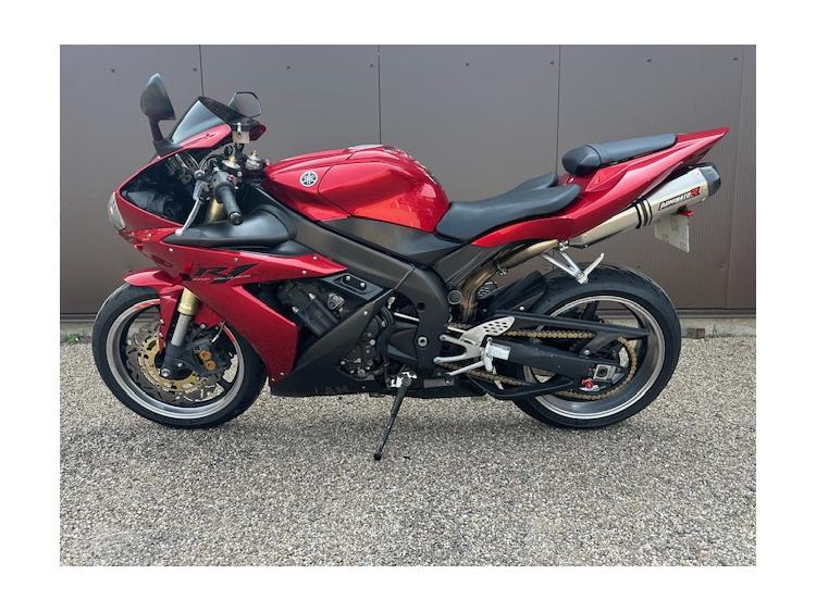 YAMAHA YZF 1000 R1