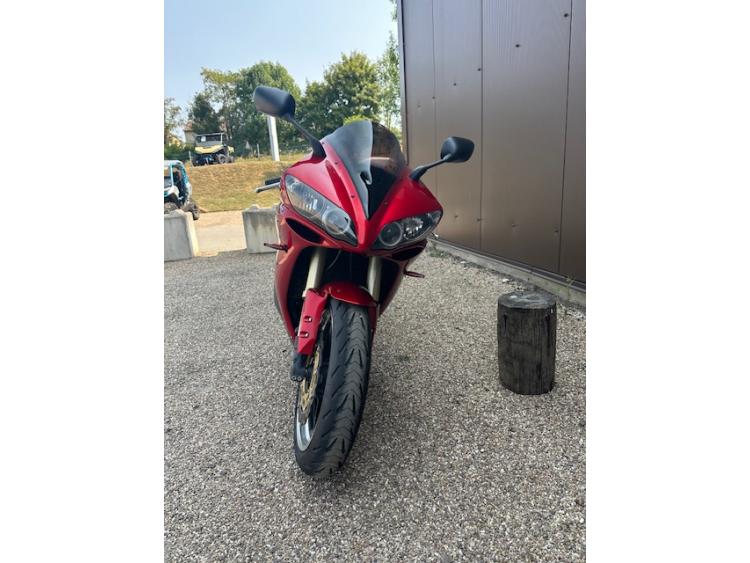 YAMAHA YZF 1000 R1