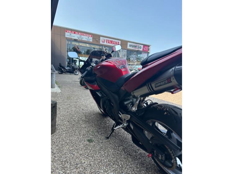 YAMAHA YZF 1000 R1