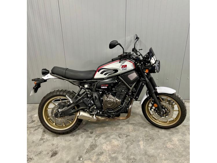 YAMAHA XSR 700 XTRIBUTE